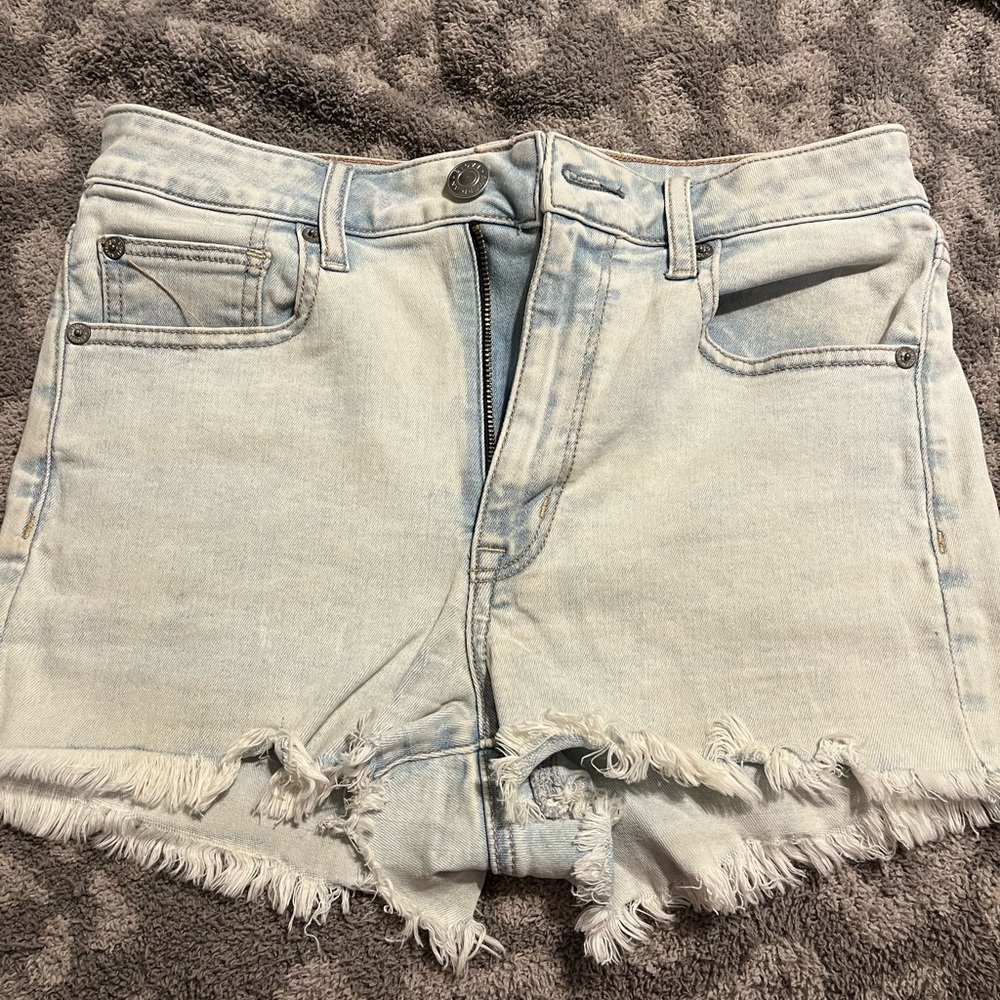 American Eagle Outfitters Shorts - size 6. brand new never worn